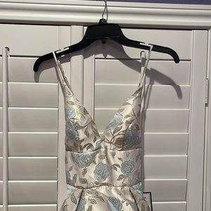 Prom Dress Petite friendly. Never Worn. Great condition
